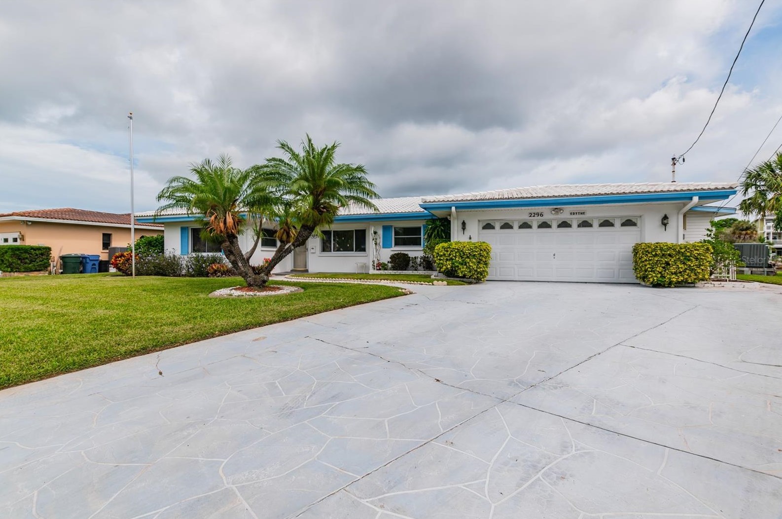 2296 Edythe Dr, Dunedin, FL 34698-2522