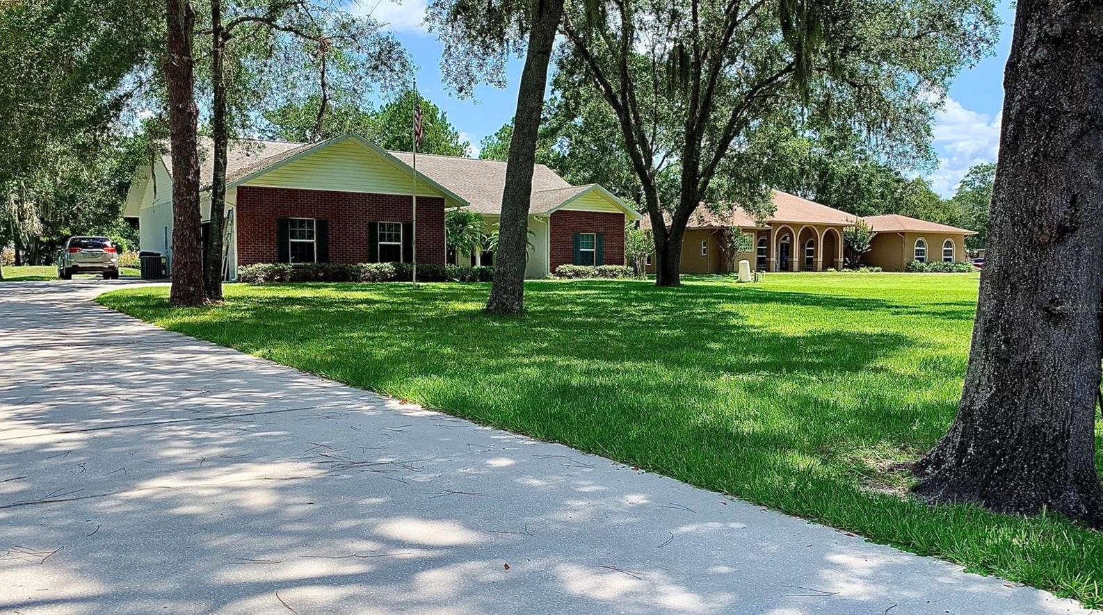 28453 Sonny Dr, Zephyrhills, FL 33544-3308