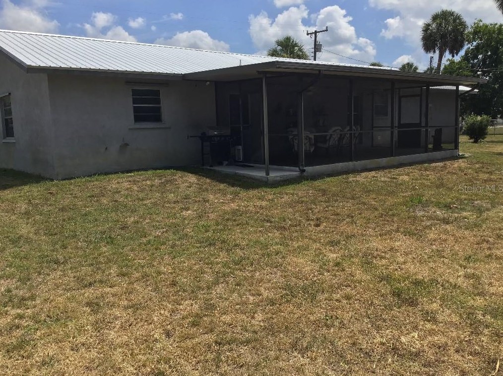 307 10th St, Okeechobee, FL 34974-5244