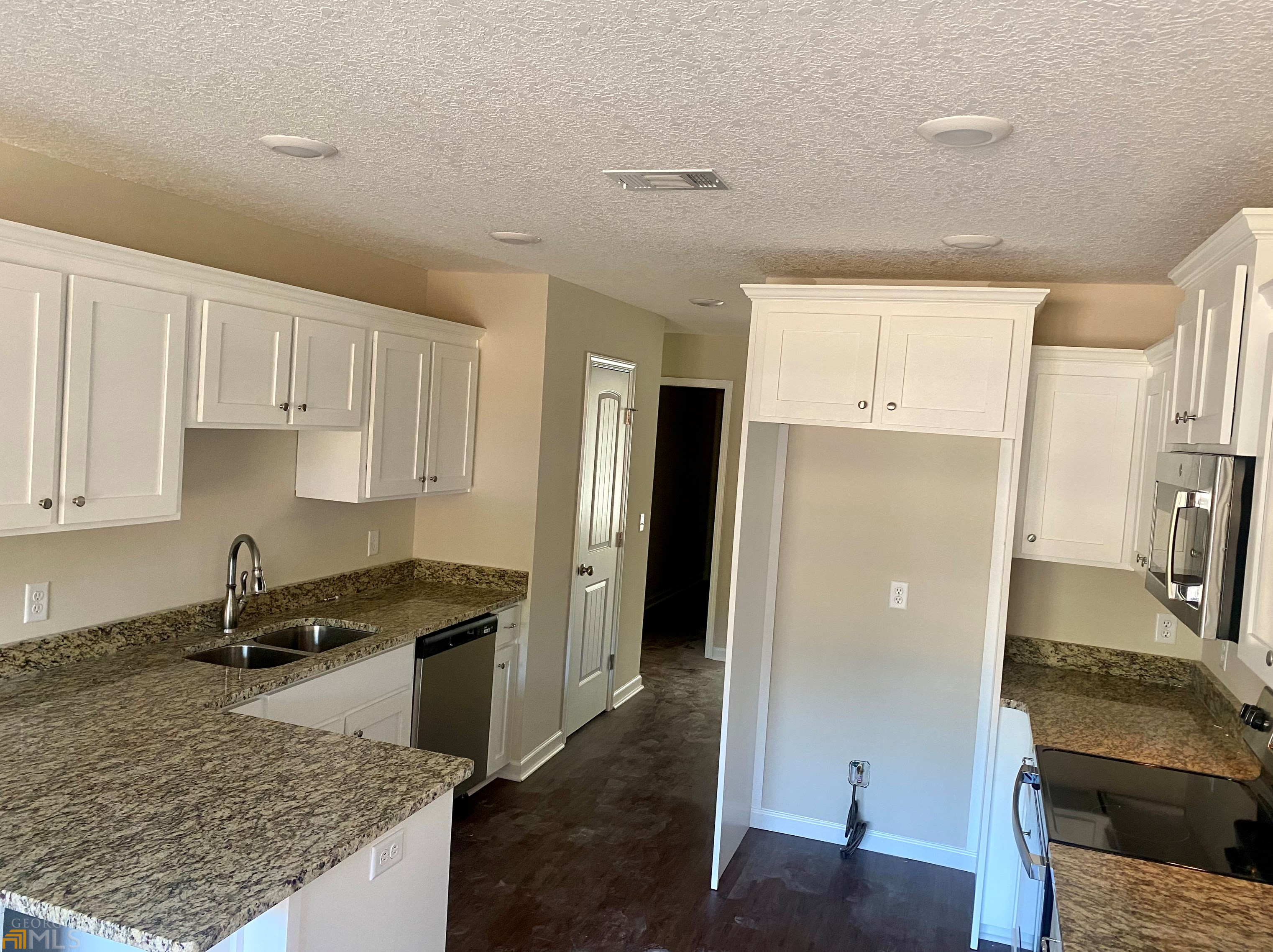 263 Sooner Dr, Jesup, GA 31545-9101