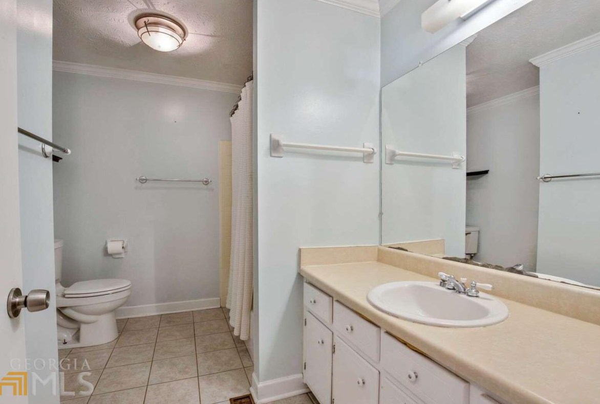 3519 Cedar Vly Dr, Smyrna GA  30080-5646 exterior