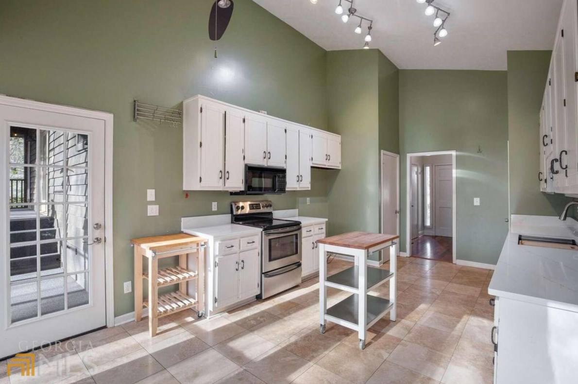 3519 Cedar Vly Dr, Smyrna GA  30080-5646 exterior
