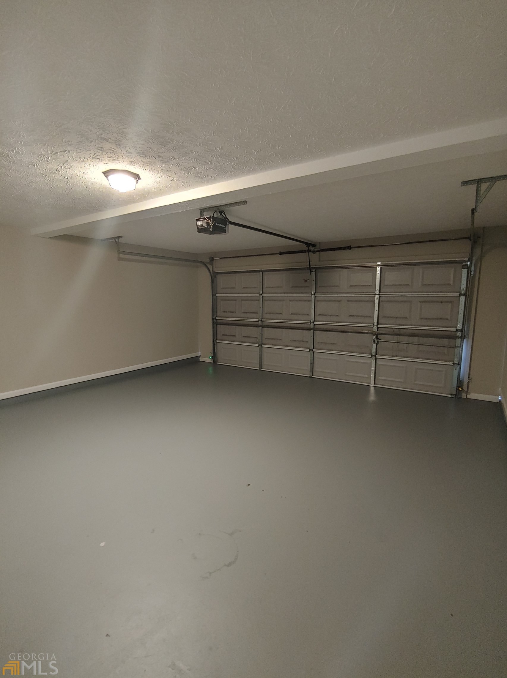 233 Nicholas St, Winder GA 30680-7218 exterior