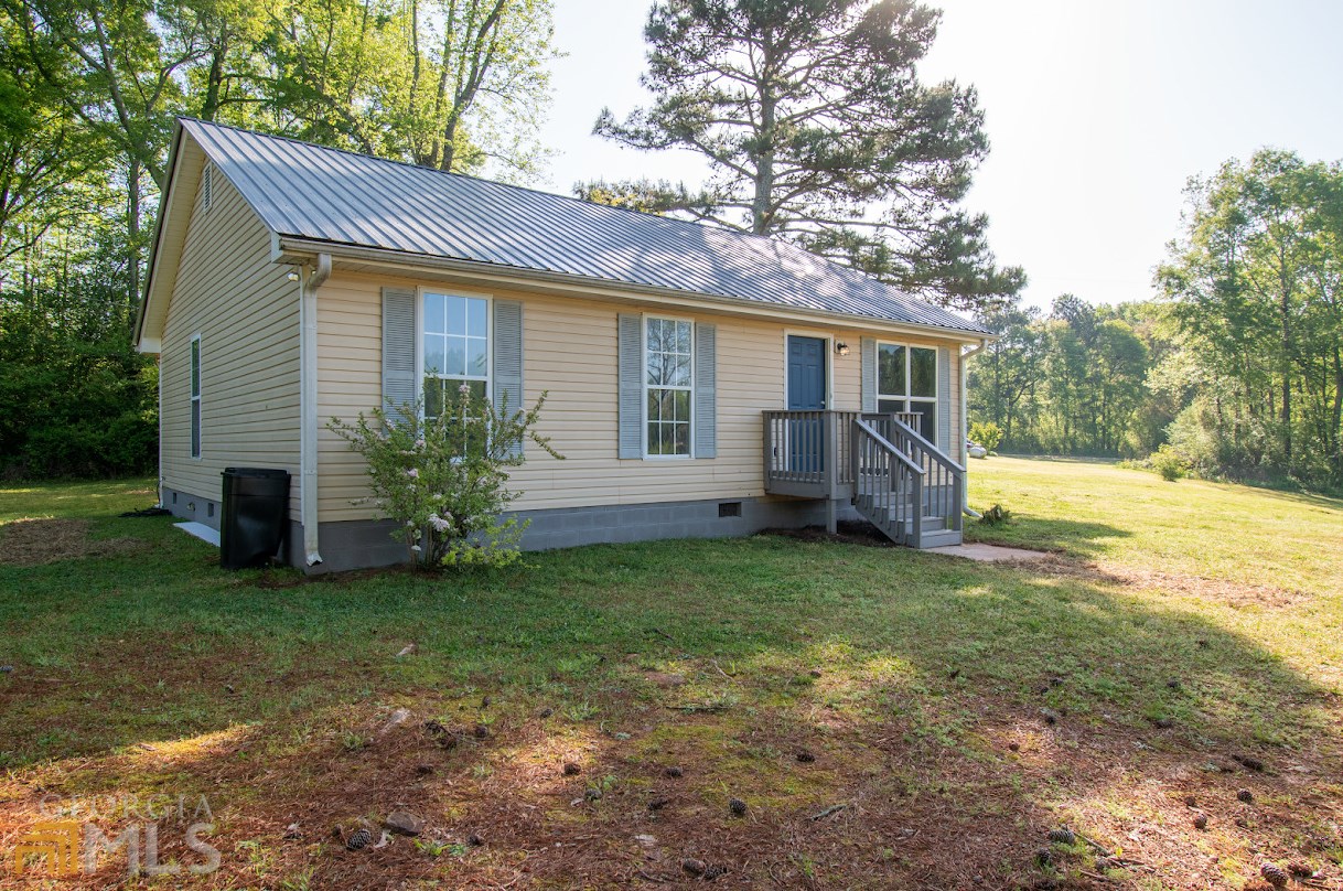 407 Red Barn Rd, Bowdon, GA 30108-1057