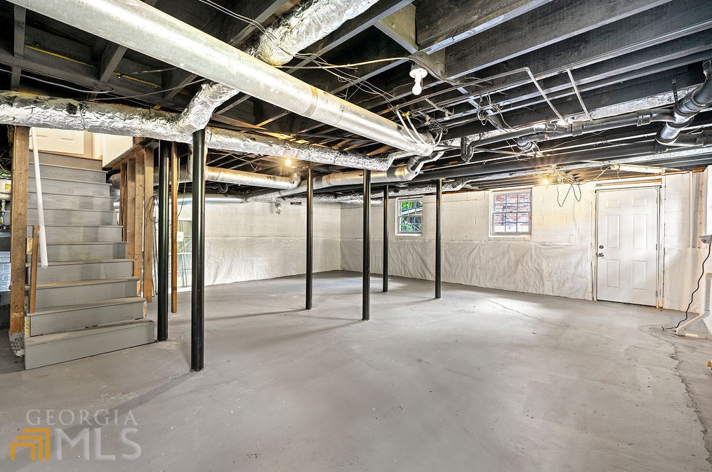 1223 Sanden Ferry Dr, Decatur GA  30033-3345 exterior