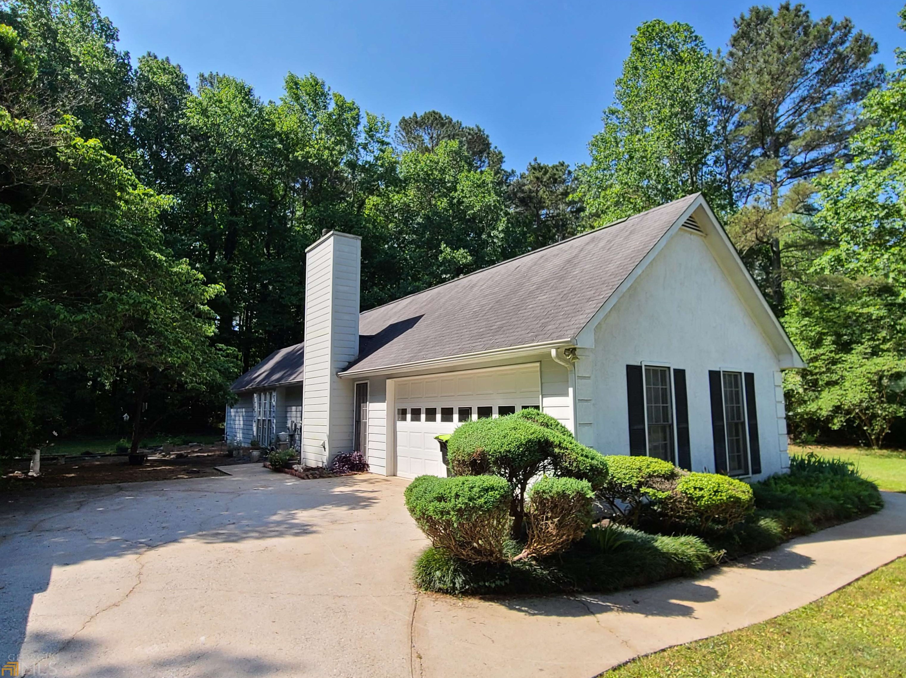 1253 Grindenwald Dr, Jonesboro, GA 30238-8022