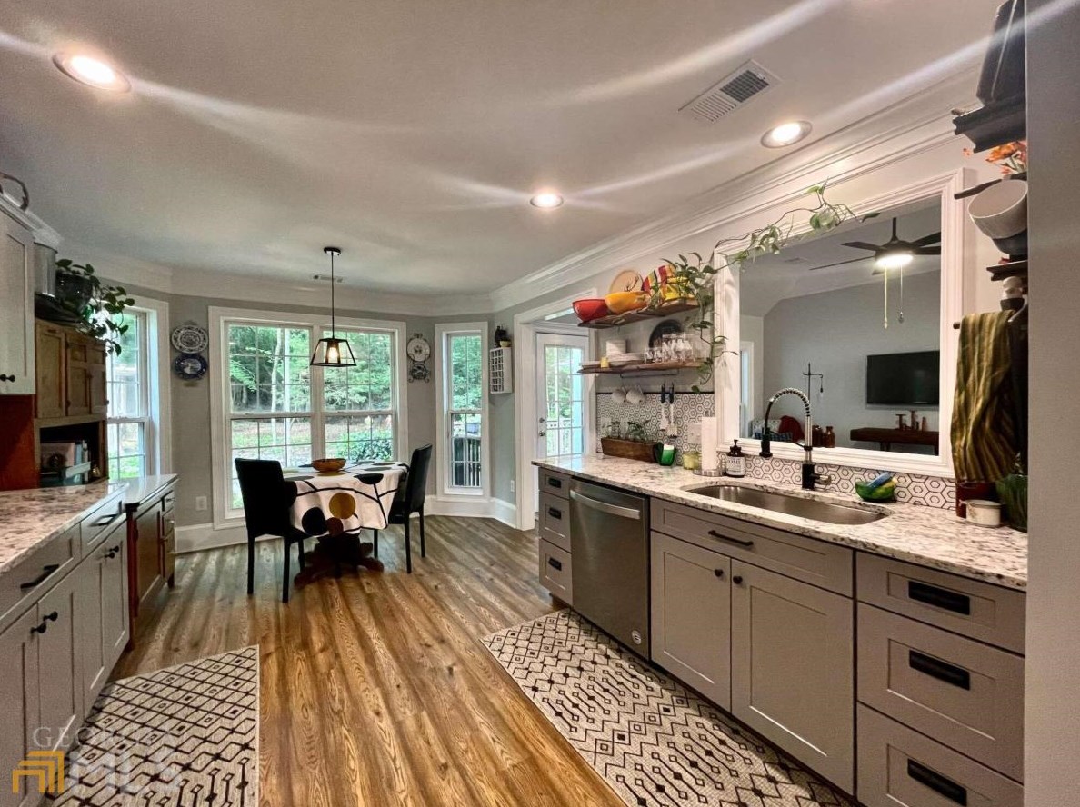 150 Oak Mdw Dr, Athens GA 30605-4550 exterior