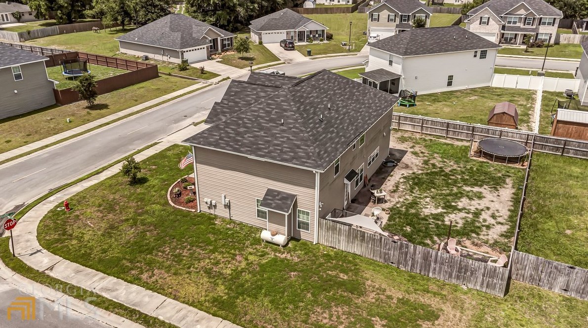 672 Piedmont Ave, Hinesville, GA 31313-2860
