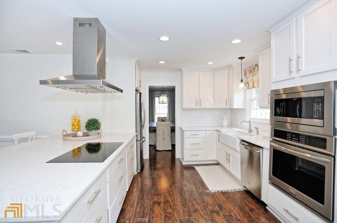 8502 Kent Dr, Savannah GA  31406-6247 exterior