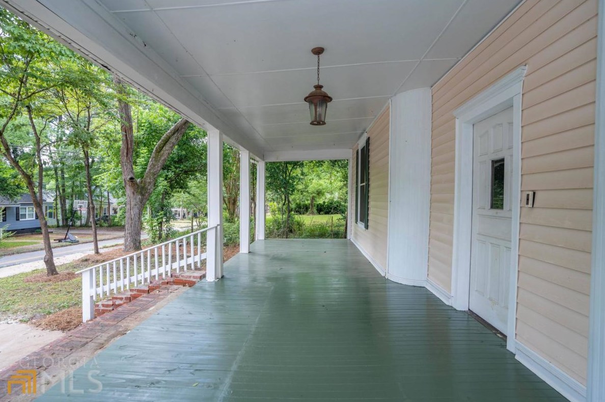 101 S Chestnut St, Reynolds Plantation, GA 30642