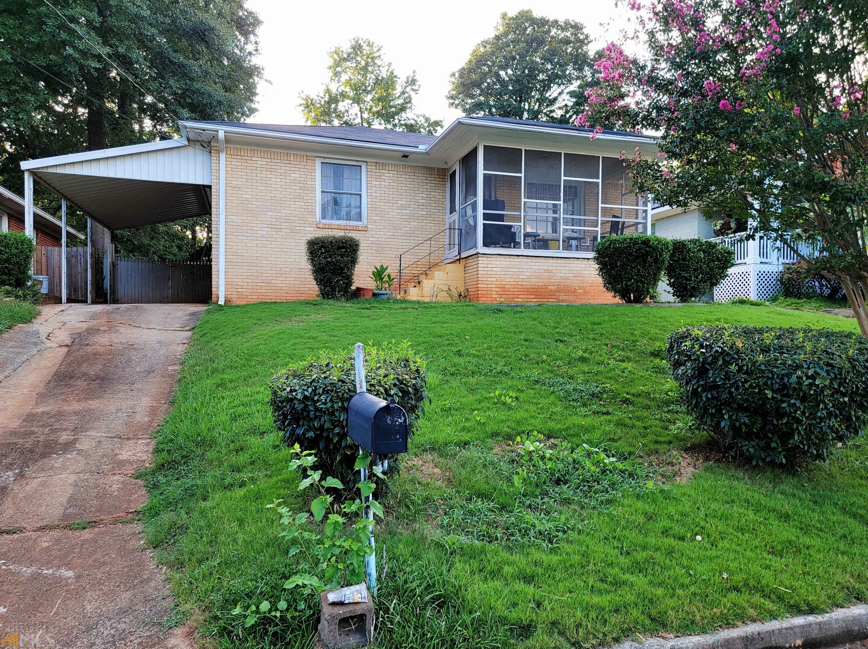 945 Paoli Ave, Atlanta, GA 30316-2264