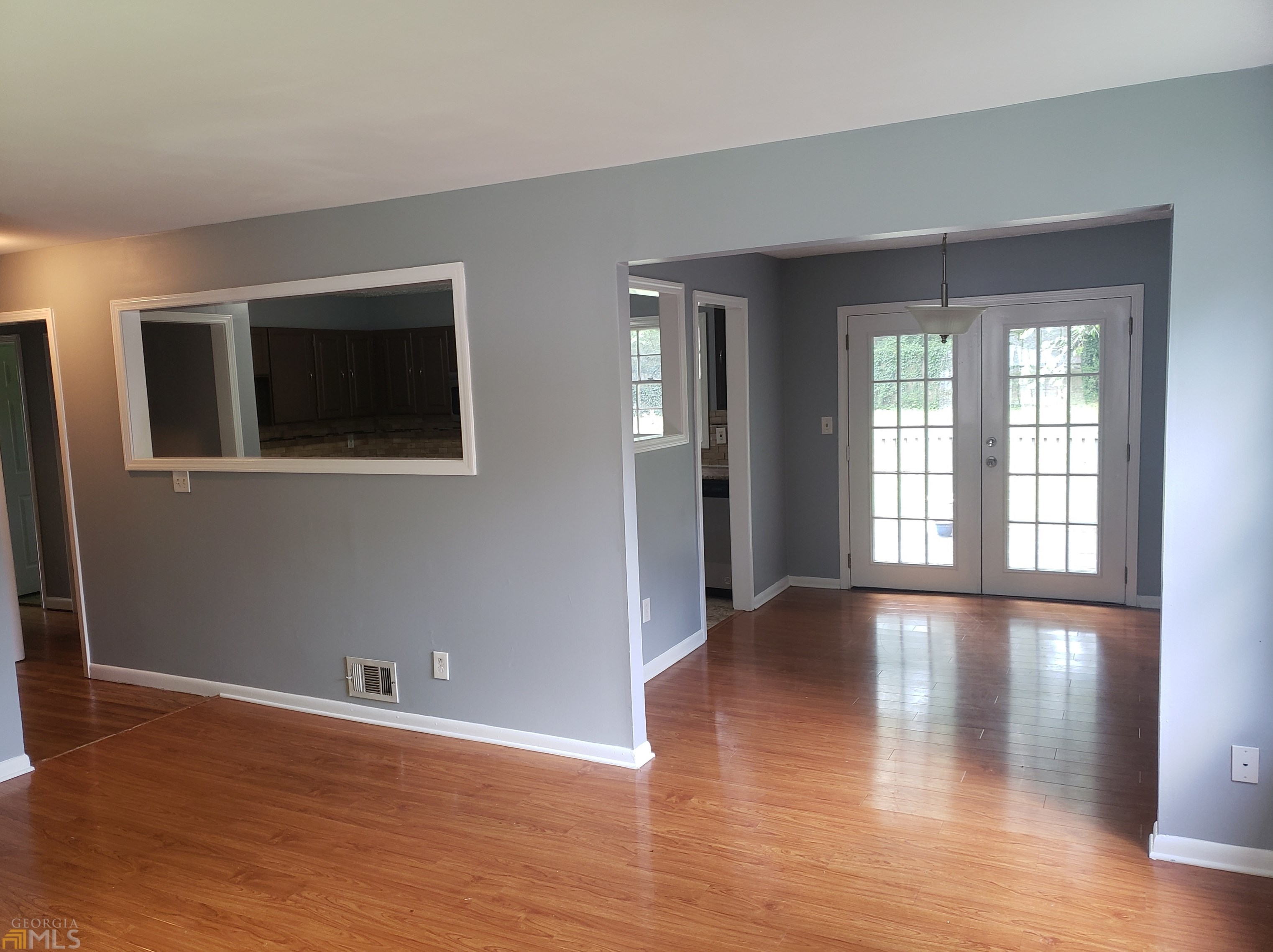 1387 Town Country Dr, Atlanta GA  30316-3919 exterior