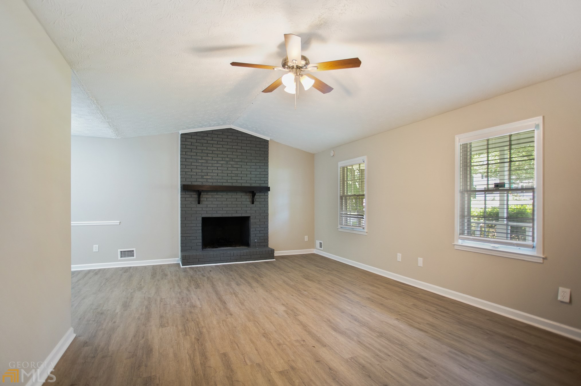 1605 Sugar Plum Dr Sw, Conyers, GA 30094