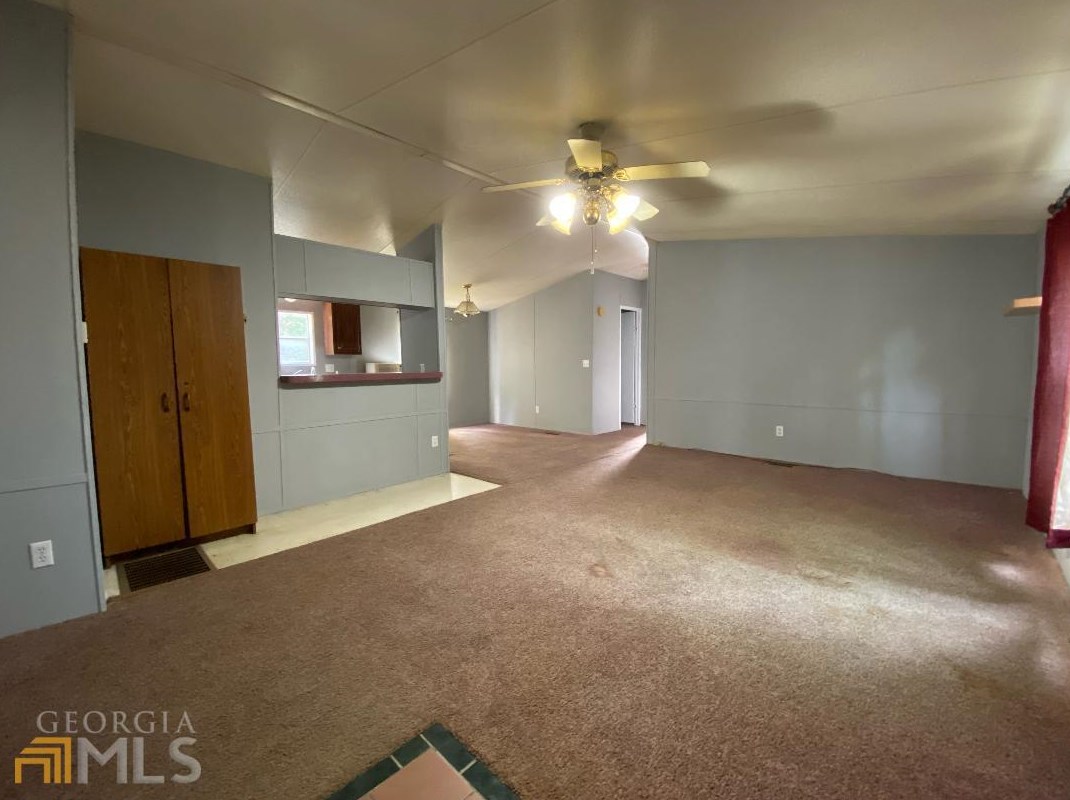 84 Tanglewood Ln, Hartwell, GA 30643