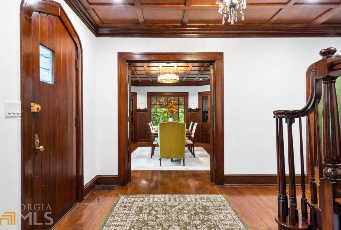 2665 Northside Dr, Atlanta GA  30305-3515 exterior