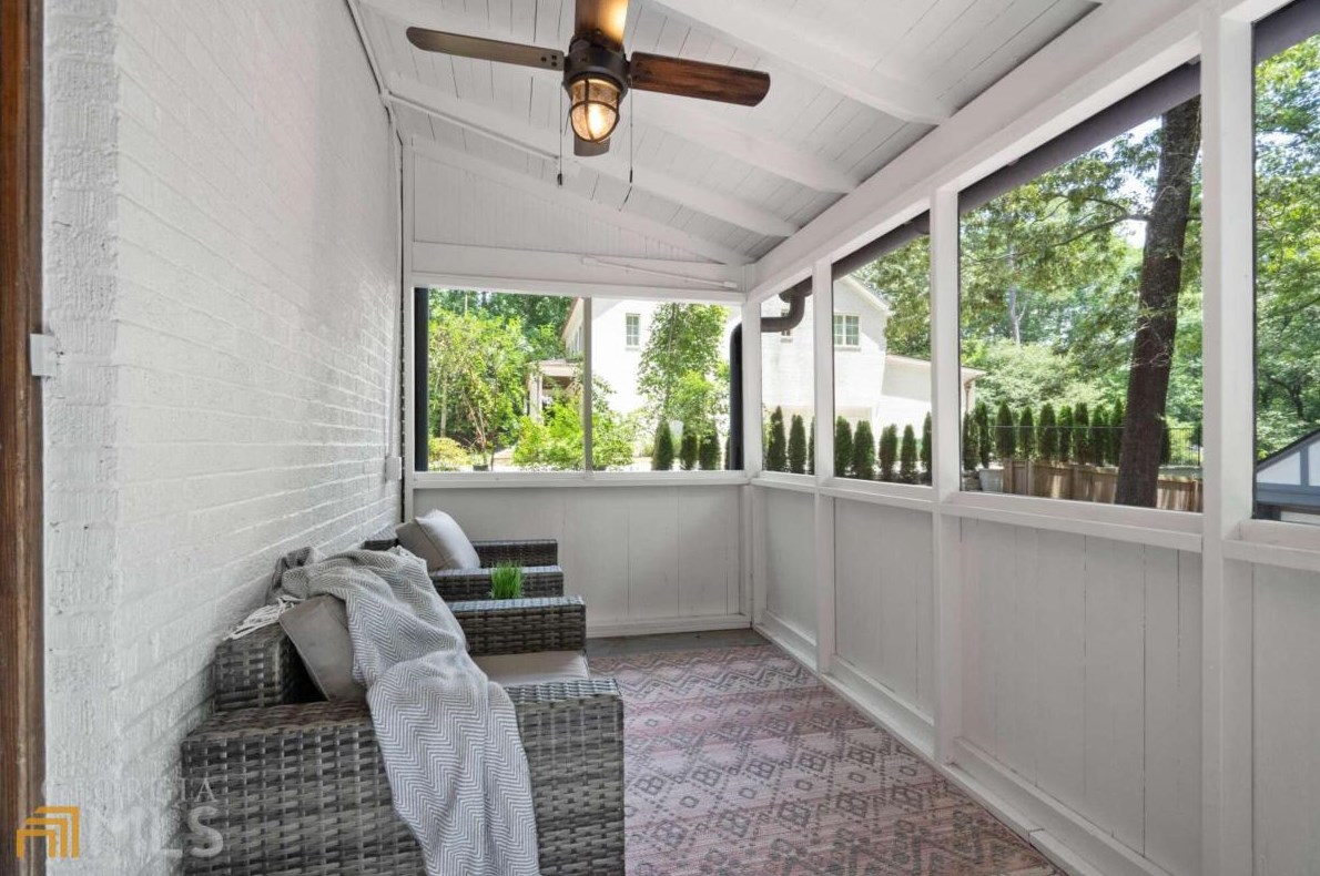 2665 Northside Dr, Atlanta GA  30305-3515 exterior