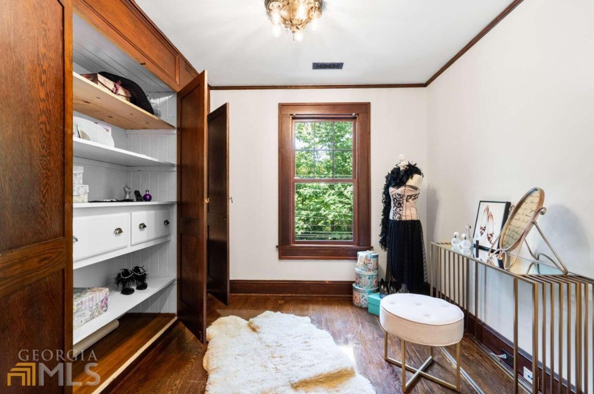 2665 Northside Dr, Atlanta GA  30305-3515 exterior