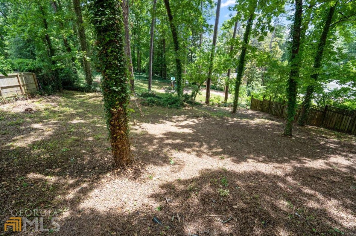 2665 Northside Dr, Atlanta GA  30305-3515 exterior