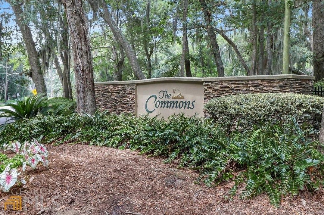 401 Cromwell Rd, Savannah GA  31410-3800 exterior