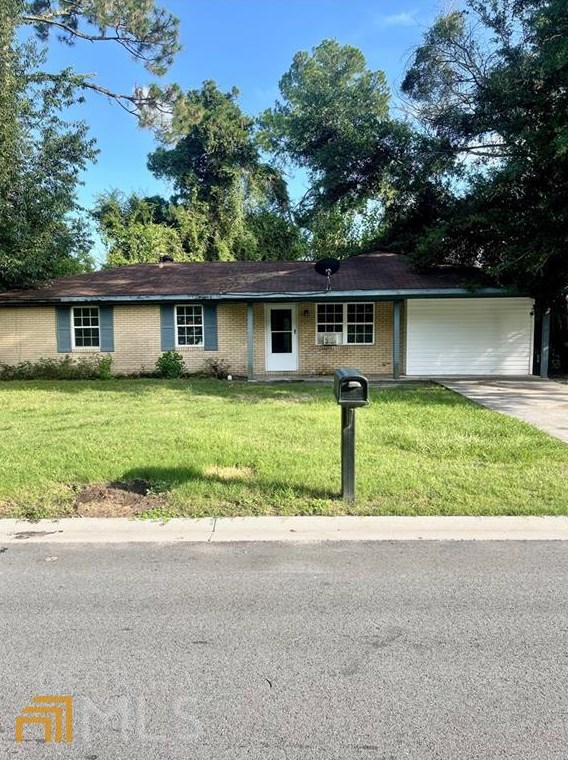 2274 Pinewood Dr, Brunswick, GA 31520-2745
