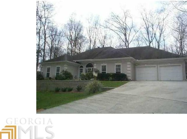 3201 Hampton Ridge Way, Lithonia GA  30078-3884 exterior