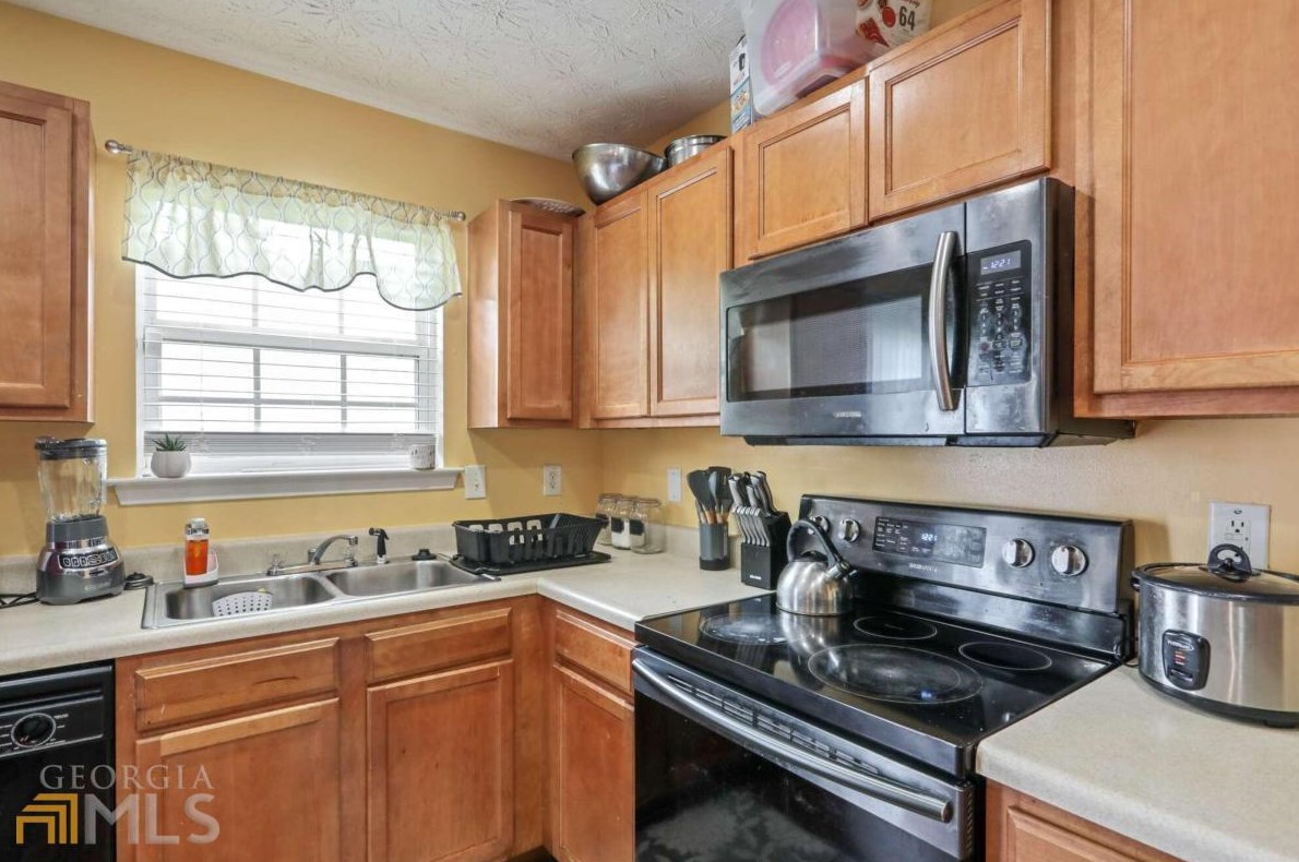 4999 Wexford Trl, Atlanta GA  30349-8902 exterior