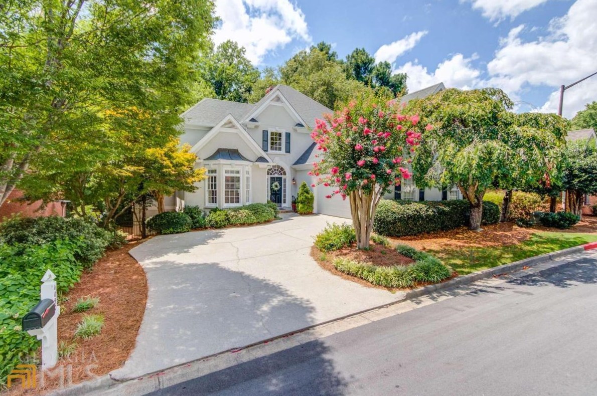 4090 Paran Pointe Dr, Atlanta, GA 30327-3131