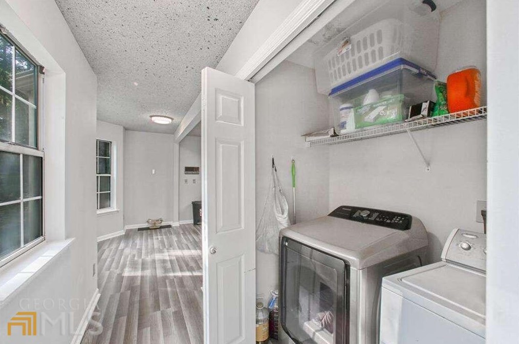 145 Shadybrook Ln, Atlanta GA 30331-7296 exterior