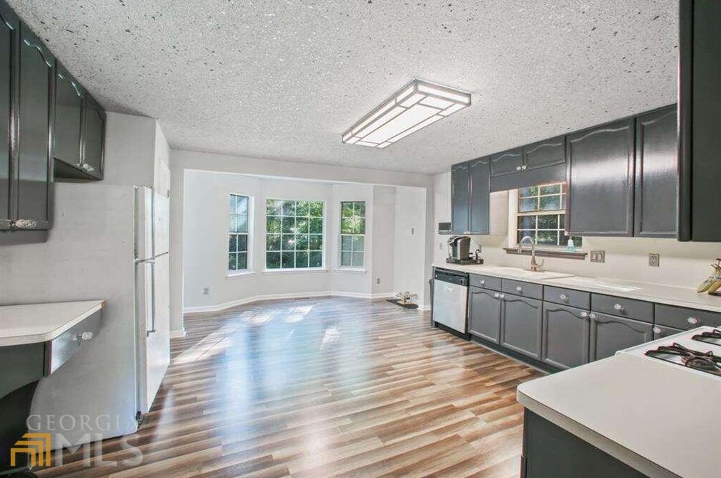 145 Shadybrook Ln, Atlanta GA 30331-7296 exterior