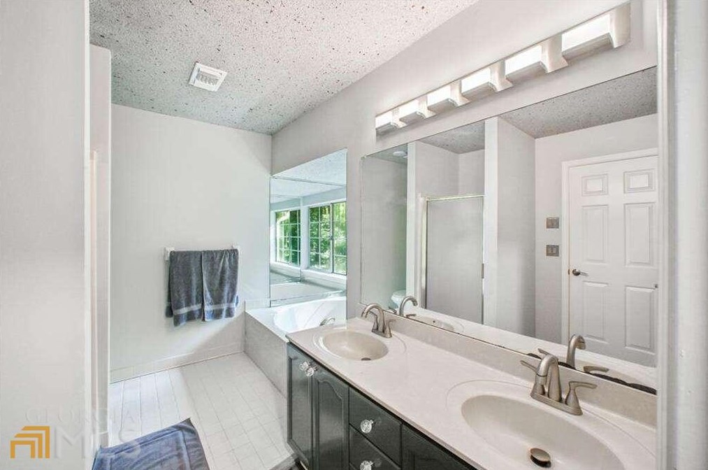 145 Shadybrook Ln, Atlanta GA 30331-7296 exterior