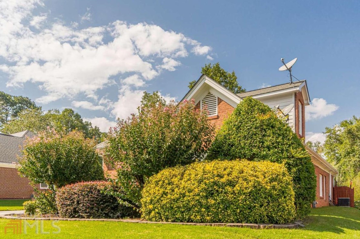 1435 Home Place Dr, Lawrenceville GA  30043-7098 exterior