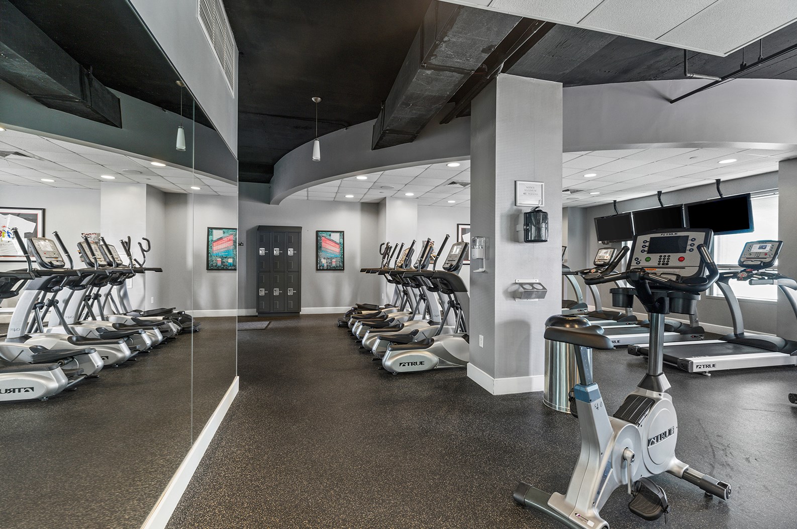923 Peachtree St, Atlanta GA  30309-4458 exterior