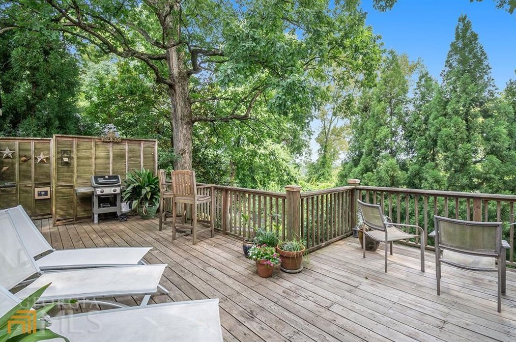 475 Hascall Rd, Atlanta GA  30309-2225 exterior