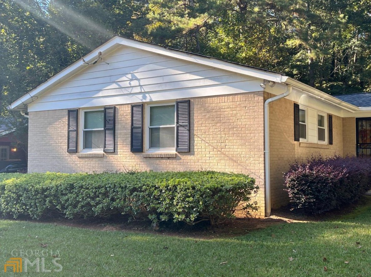 2344 Cresta Dr, Decatur, GA 30032-5417