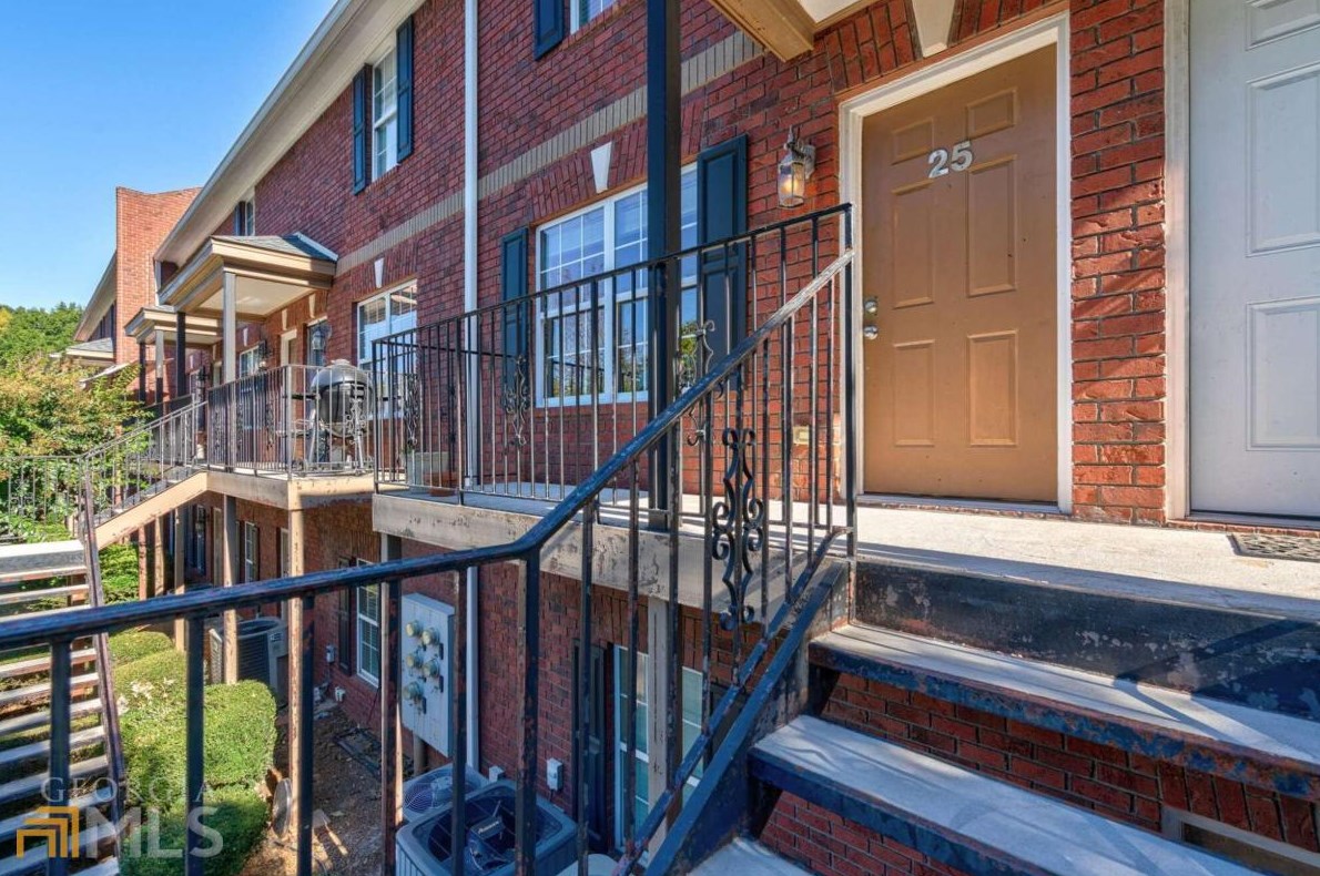 105 Whitehead Rd, Athens, GA 30606-1554