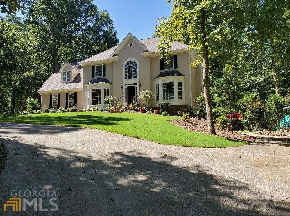 520 Stablegate Dr, Alpharetta, GA 30004-2422