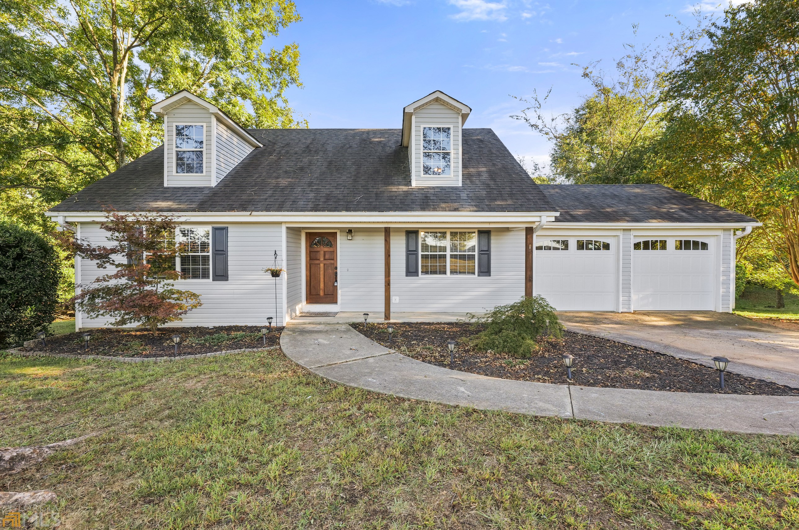52 Ridgeway Rd, Maysville, GA 30558-5808