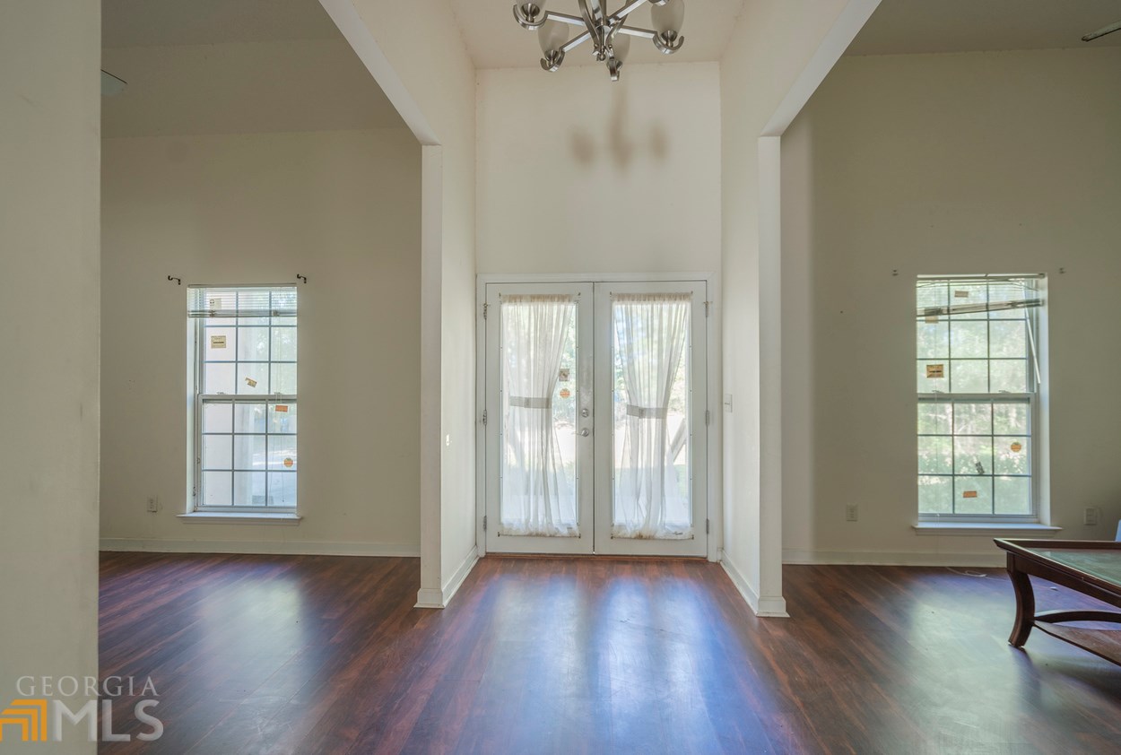 323 Old Brookman Rd, Brunswick, GA 31523-7517