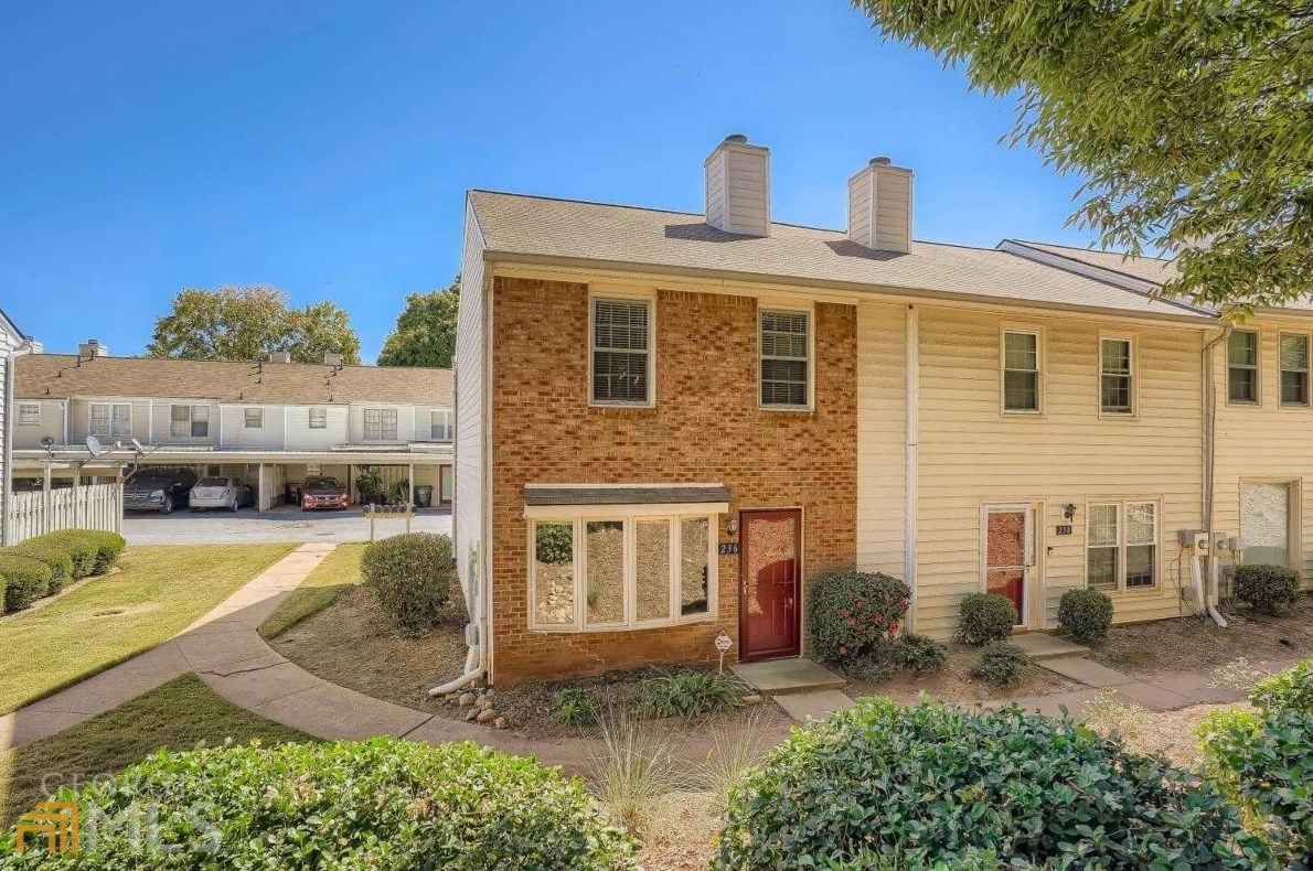 236 Mill Creek Pl, Roswell, GA 30076-2040