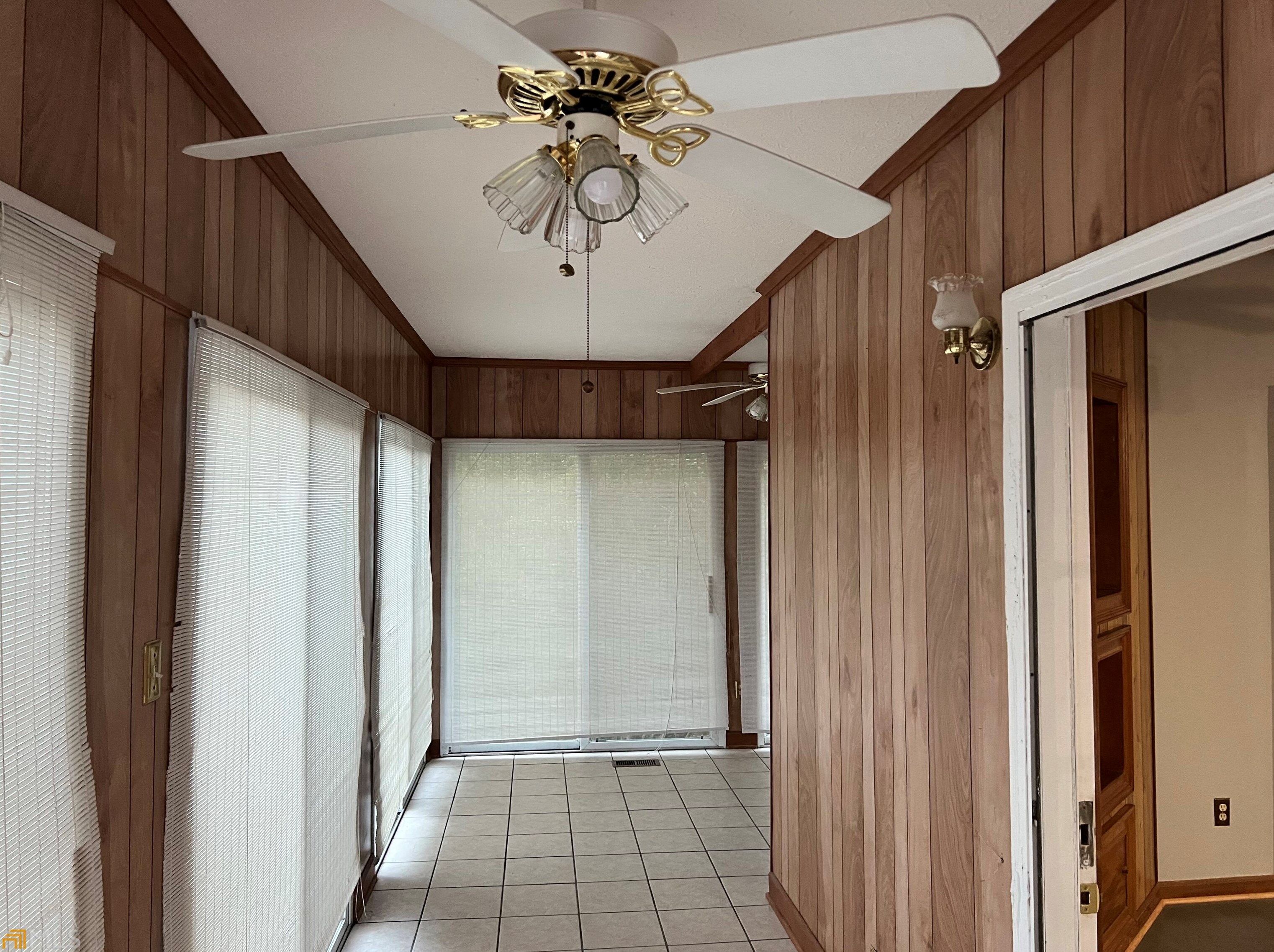 2984 Peek Rd, Atlanta GA  30318-6077 exterior