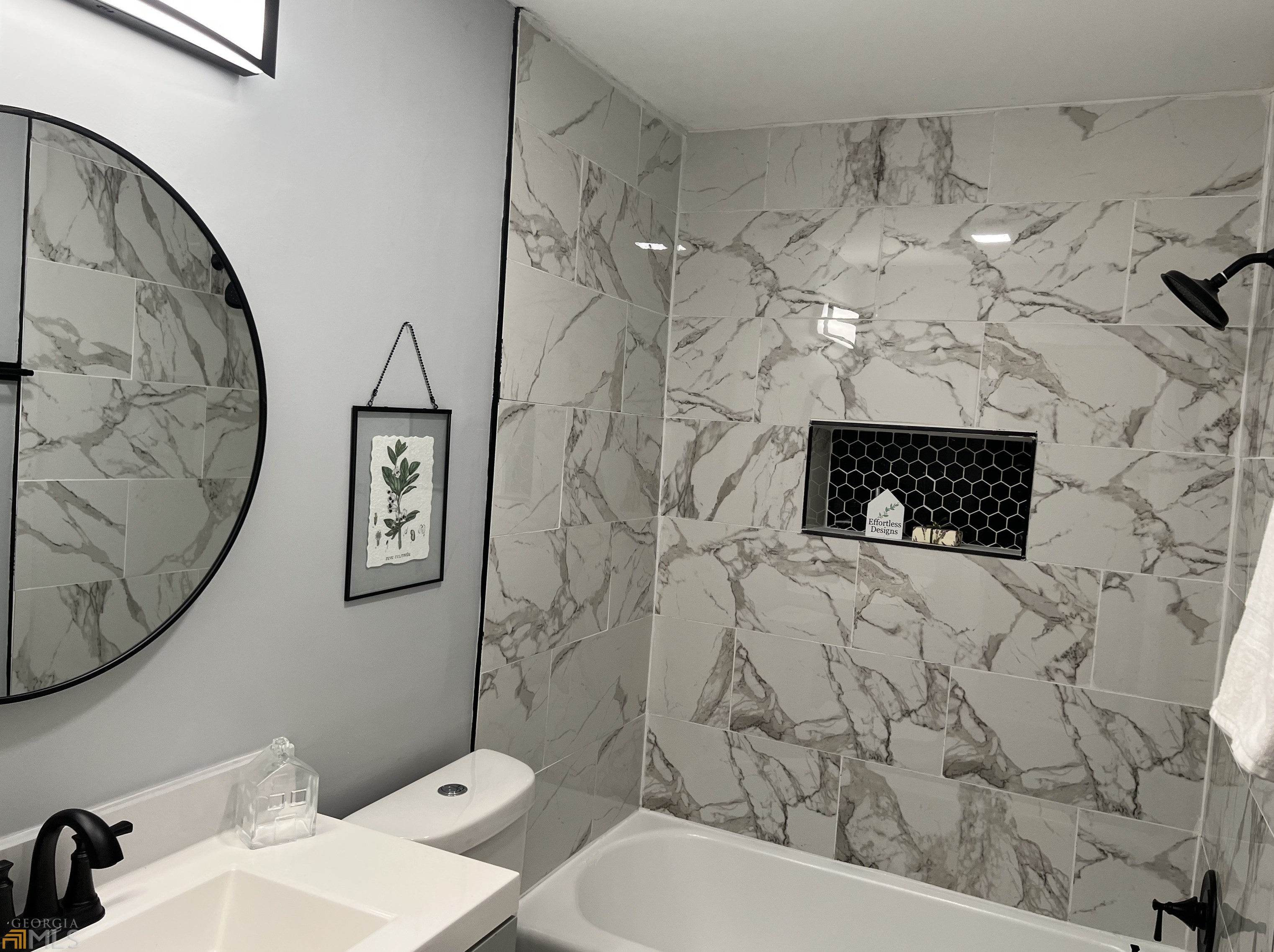 2984 Peek Rd, Atlanta GA  30318-6077 exterior