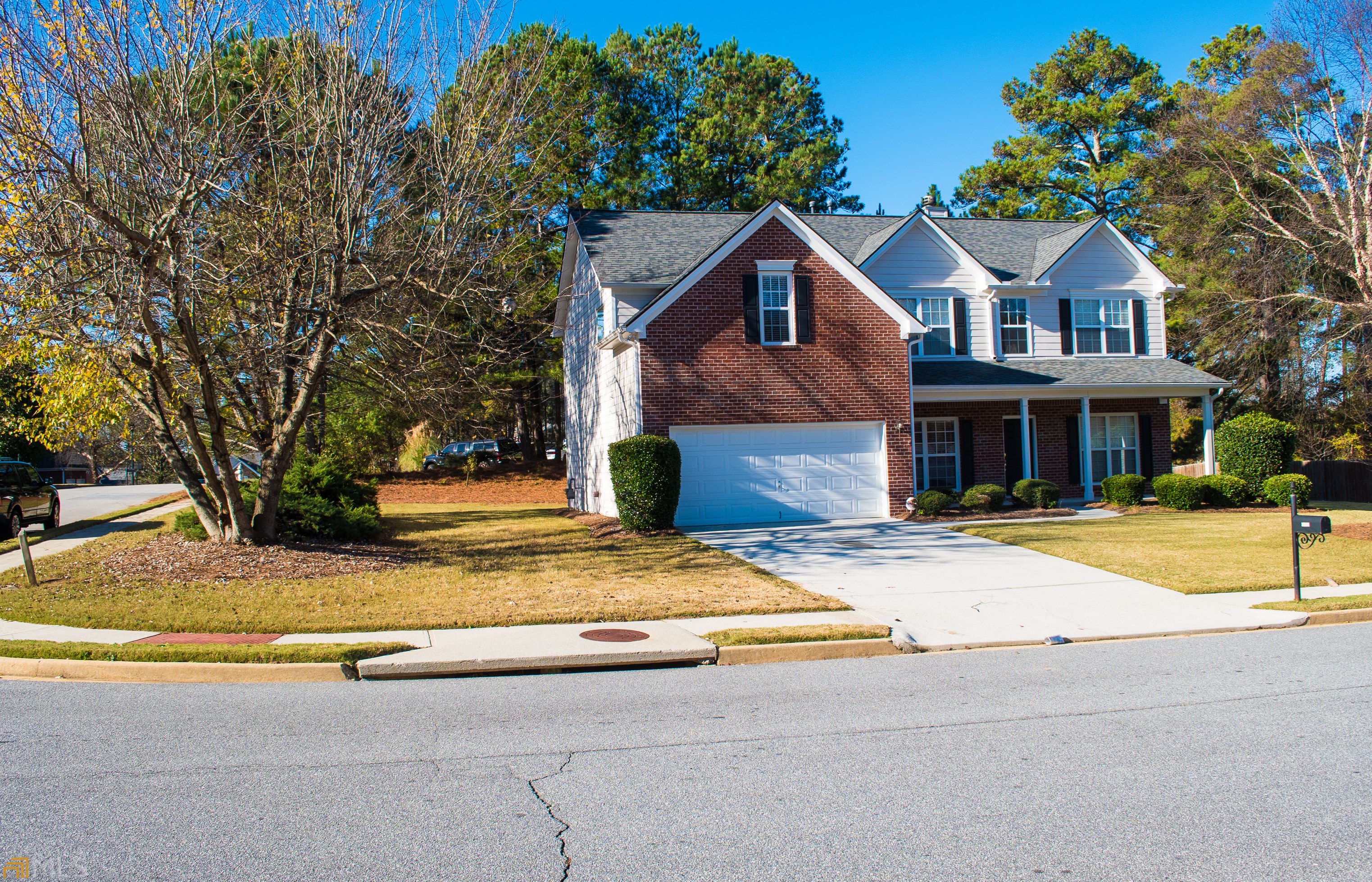 1035 Great Oaks Dr, Lawrenceville, GA 30045-7186