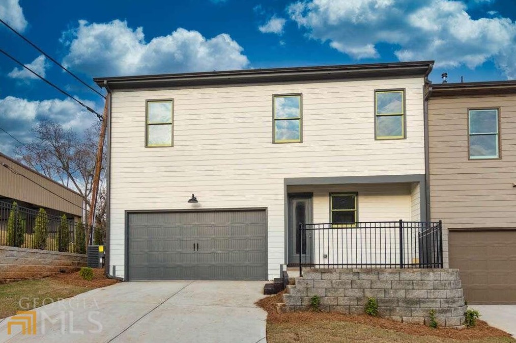 5603 Pine St, Flowery Branch, GA 30542-3288