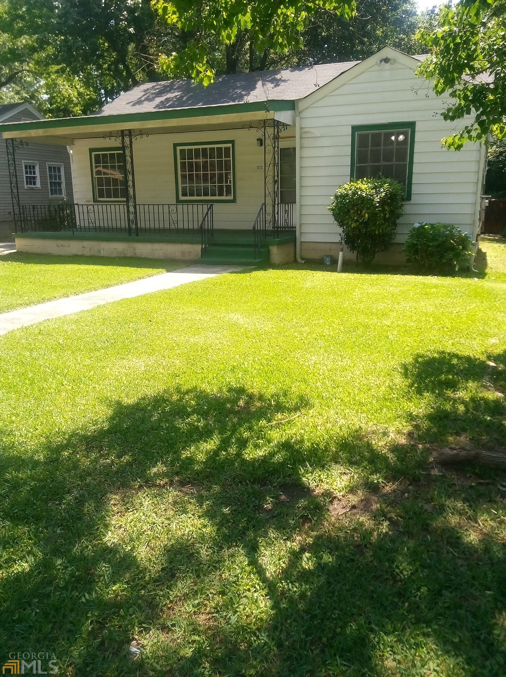 1272 Mimosa Dr, Macon, GA 31204-4316