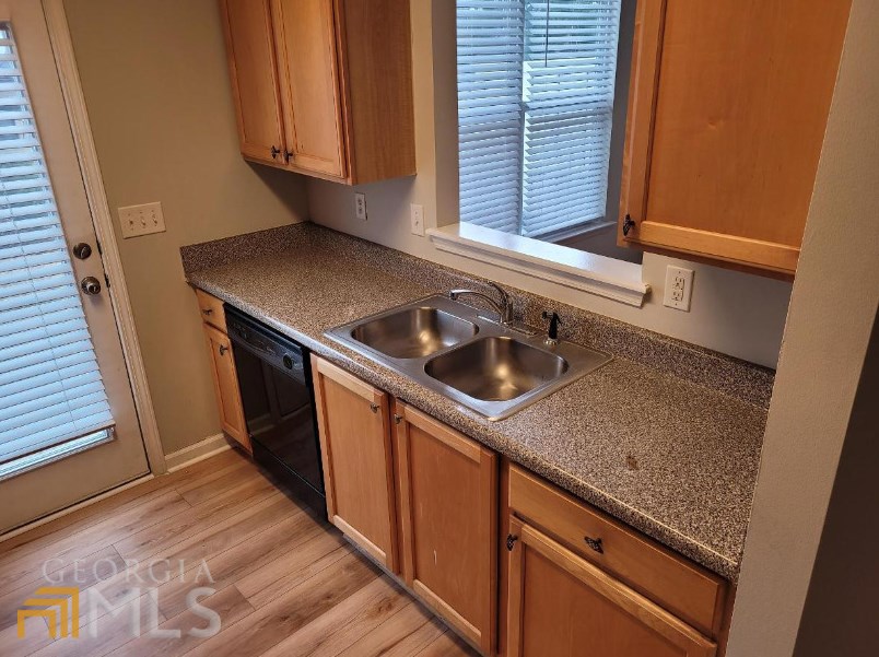 6356 Shoreview Cir, Flowery Branch GA  30542-7601 exterior