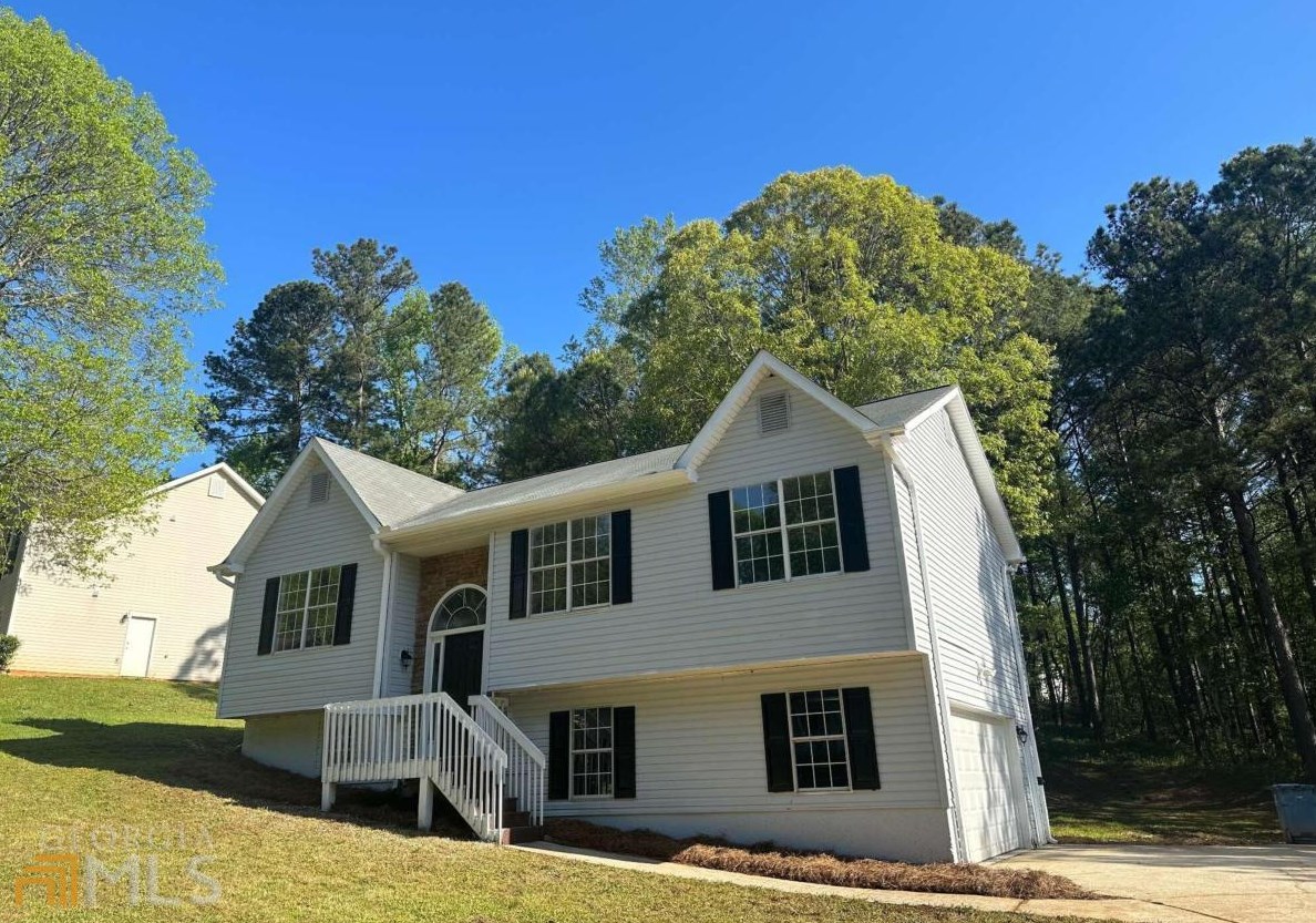 5527 Chestnut Creek Ln, Flowery Branch, GA 30542