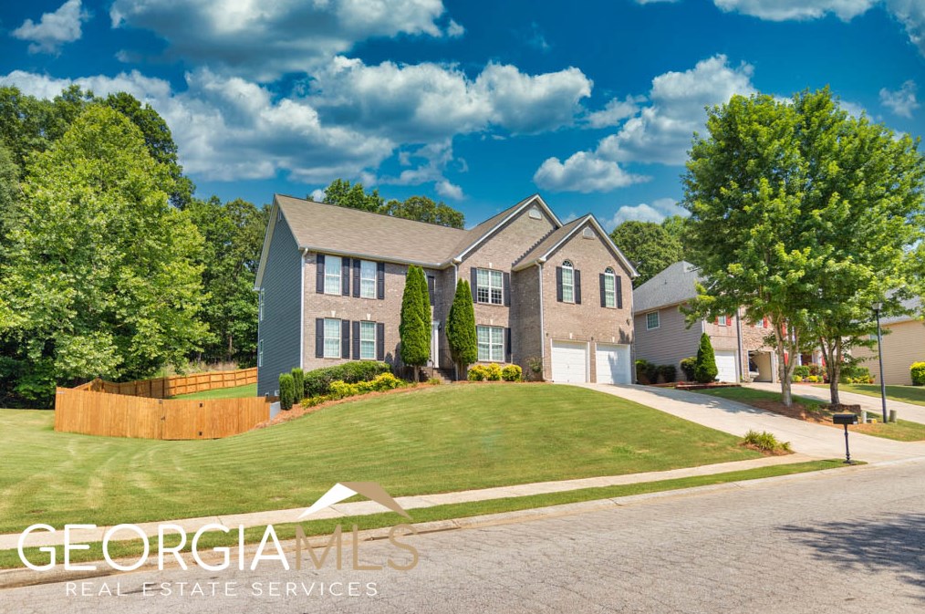 5555 Pleasant Woods Dr, Flowery Branch, GA 30542-8420