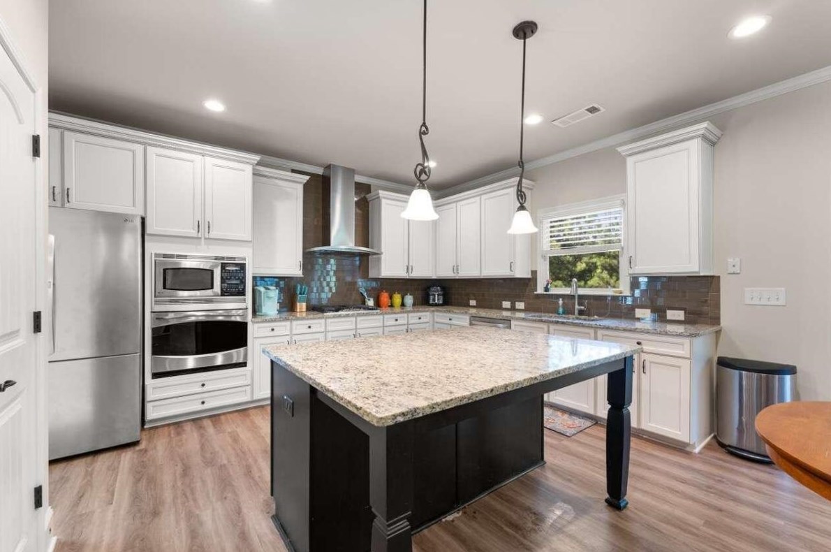 6547 Lemon Grass Ln, Flowery Branch GA  30542-5098 exterior