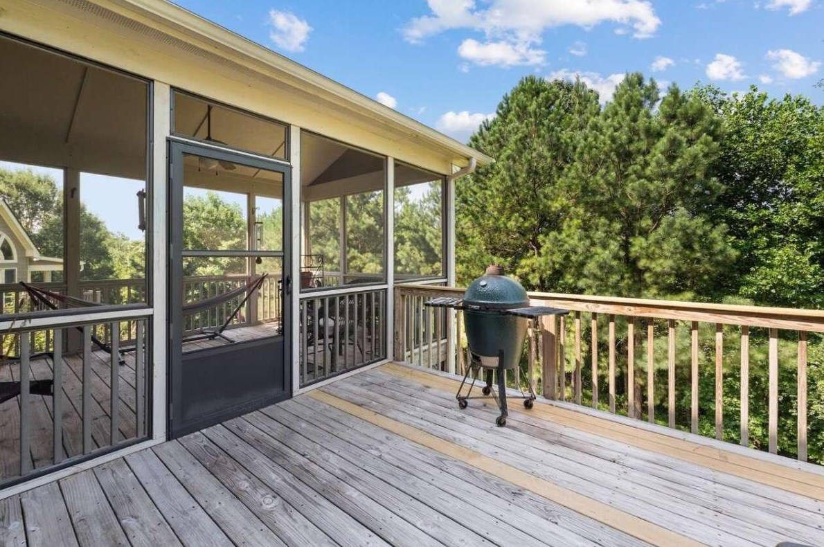 6547 Lemon Grass Ln, Flowery Branch GA  30542-5098 exterior