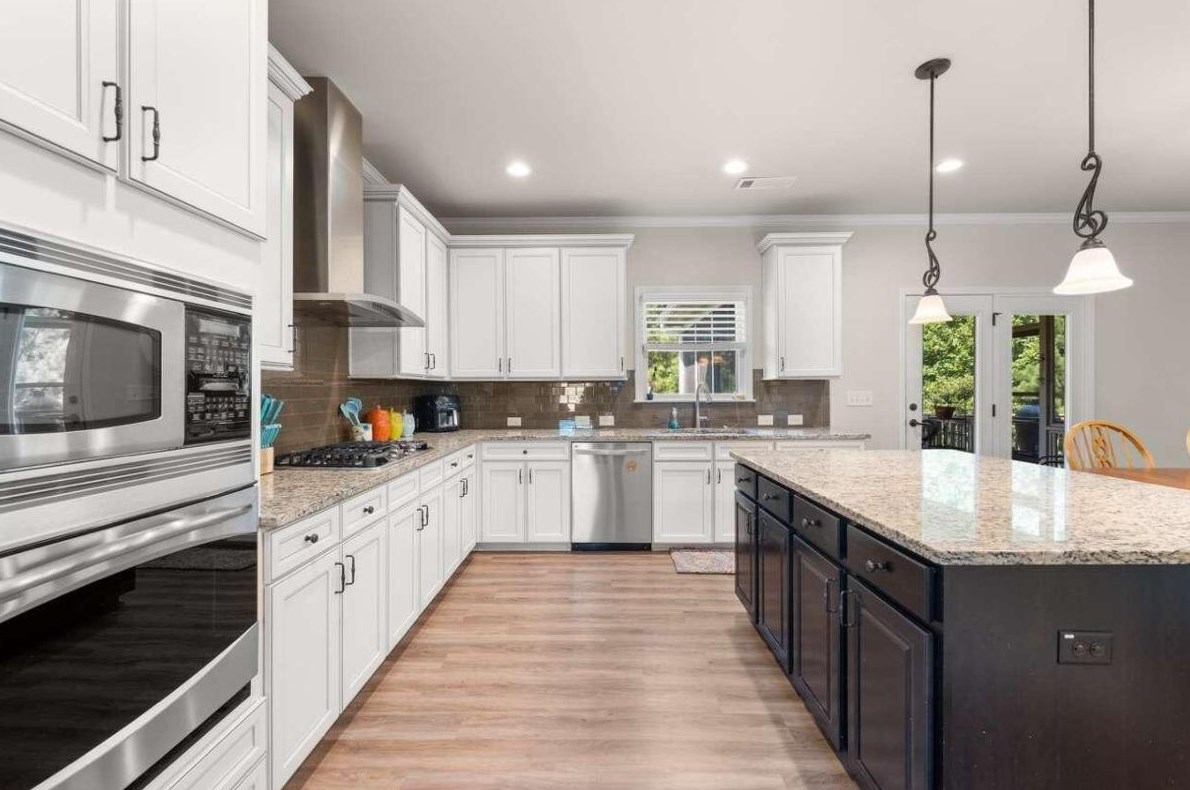 6547 Lemon Grass Ln, Flowery Branch GA  30542-5098 exterior